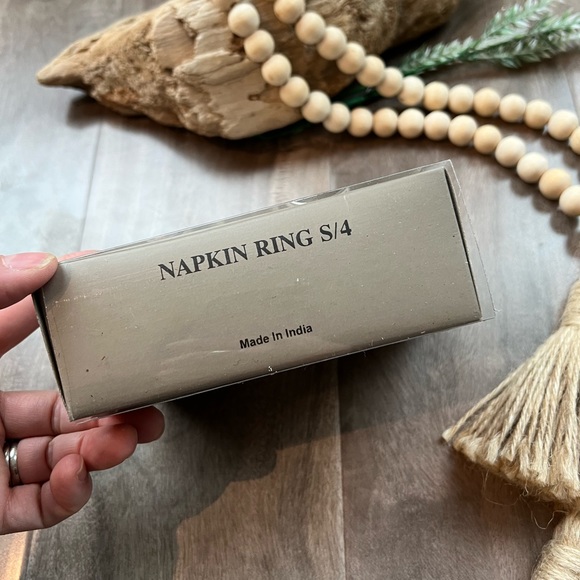 BOHO Capiz shell napkin ring set - 4 included - brand NEW 😍 - Picture 2 of 2